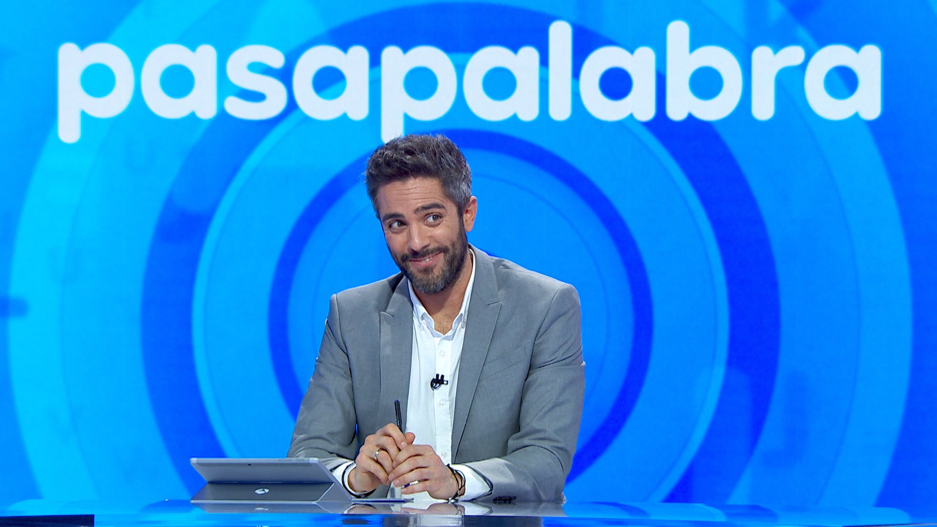 Roberto Leal: "Todavía no he tenido tiempo de saborear que presento Pasapalabra, estoy en una nube" Roberto Leal: "Todavía no he tenido tiempo de saborear que presento Pasapalabra, estoy en una nube"