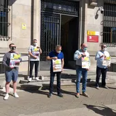 Los hosteleros leoneses frente a la Subdelegación del Gobierno Los hosteleros leoneses frente a la Subdelegación del Gobierno