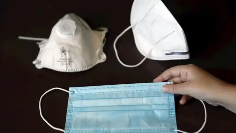 Sanidad retira varios lotes de mascarillas que no cumplen con la normativa y no protegen frente al coronavirus Coronavirus