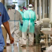Sanitarios en un hospital de la Comunitat Valenciana. Sanitarios en un hospital de la Comunitat Valenciana.