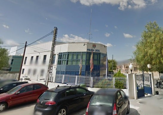 La Policía Local de Petrer advierte de los peligros del timo del ‘falso rico moribundo’ La Policía Local de Petrer advierte de los peligros del timo del ‘falso rico moribundo’