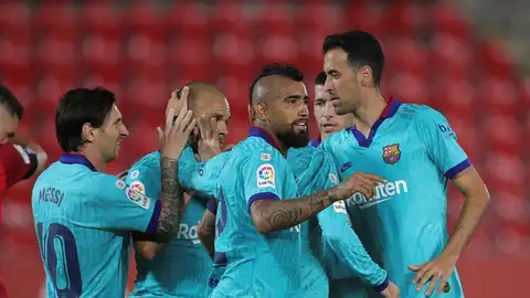 El delantero danés del FC Barcelona Martin Braithwaite celebra con sus compañeros su gol ante el Mallorca El delantero danés del FC Barcelona Martin Braithwaite celebra con sus compañeros su gol ante el Mallorca