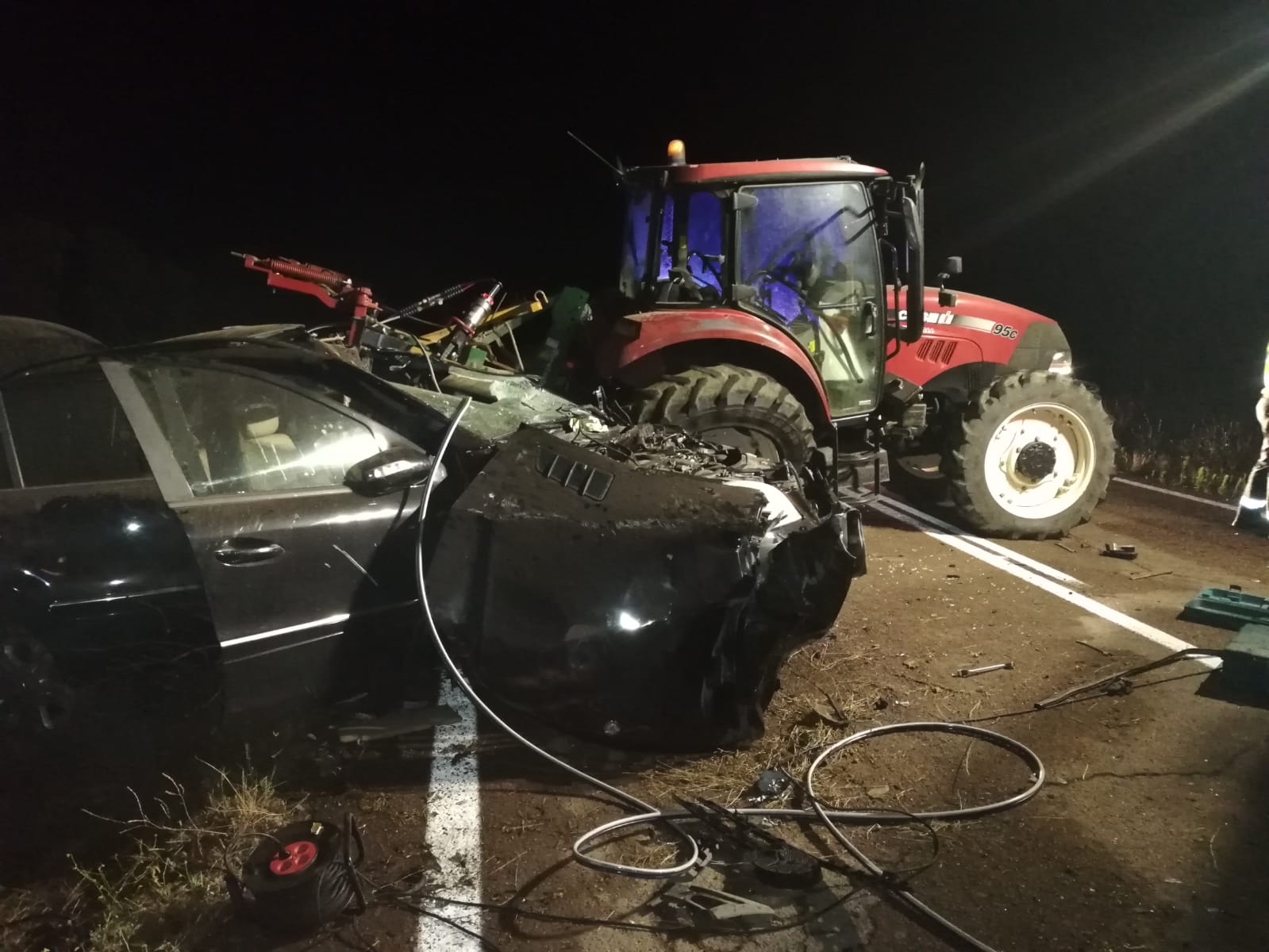 Un muerto al chocar un vehículo con un tractor en Villarrubia de los Ojos Un muerto al chocar un vehículo con un tractor en Villarrubia de los Ojos