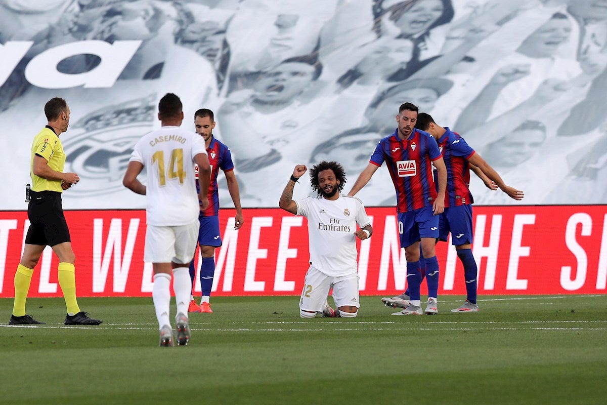 El Real Madrid tumba al Eibar en la primera parte y sigue la estela del Barça en la lucha por LaLiga El Real Madrid tumba al Eibar en la primera parte y sigue la estela del Barça en la lucha por LaLiga