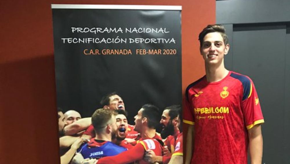 El jugador Ian Moya deja el Club Balonmano Elche para enrolarse en el proyecto del Handbol Sant Joan.