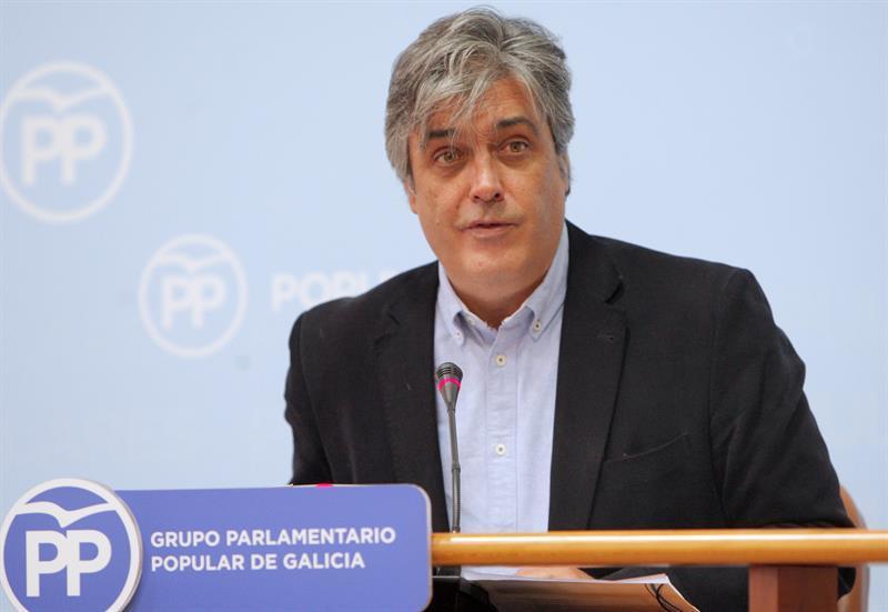 Puy pide a BNG e Psoe que convenza a Pedro Sanchez para cubrir as vacantes sanitarias Puy pide a BNG e Psoe que convenza a Pedro Sanchez para cubrir as vacantes sanitarias