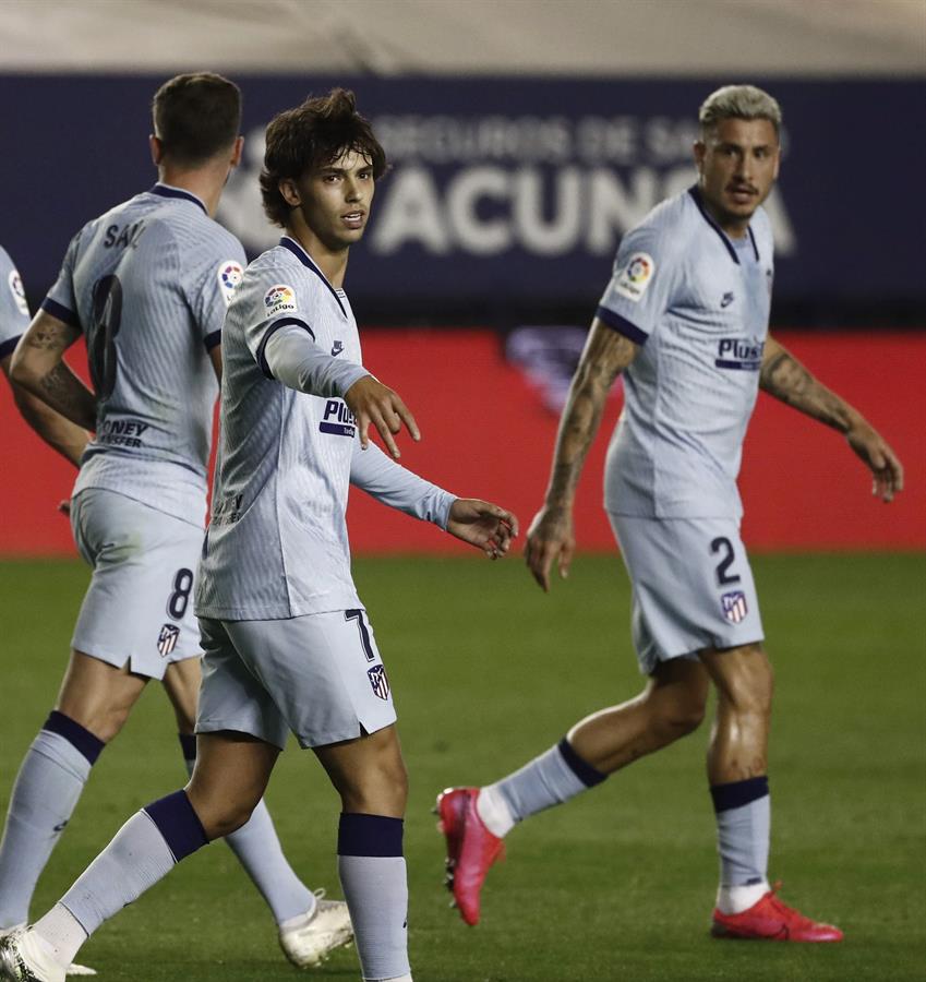 Goles del Osasuna 0-5 Atlético de Madrid. Joao Félix y Llorente impulsan a un Atleti que duerme en puestos de Champions Goles del Osasuna 0-5 Atlético de Madrid. Joao Félix y Llorente impulsan a un Atleti que duerme en puestos de Champions