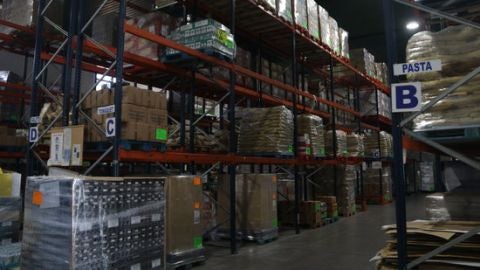 Imatge del magatzem del Banc dels aliments de Barcelona