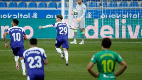 El Alaves celebra el gol ante la Real Sociedad