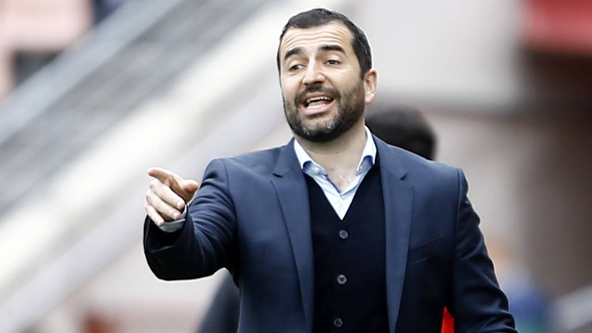 Diego Martínez: "A los futbolistas les he pedido antes del partido que creyesen en nuestros valores" Diego Martínez: "A los futbolistas les he pedido antes del partido que creyesen en nuestros valores"