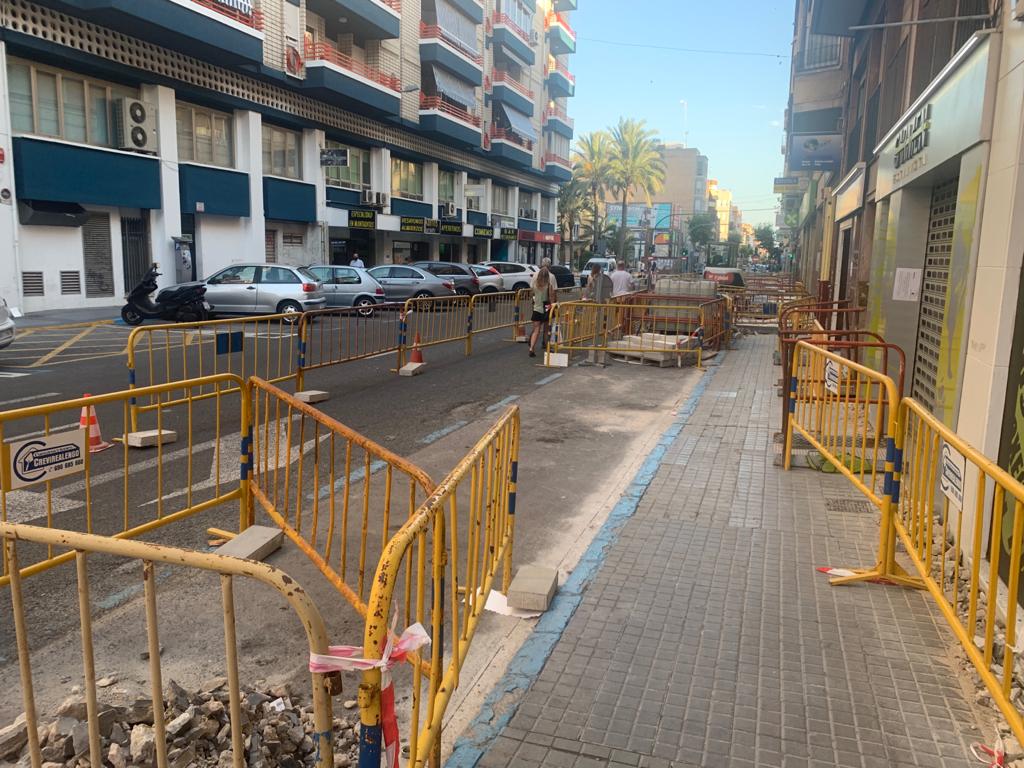 Elche moderniza la calle Andreu Castillejos para revitalizarla como eje comercial Elche moderniza la calle Andreu Castillejos para revitalizarla como eje comercial