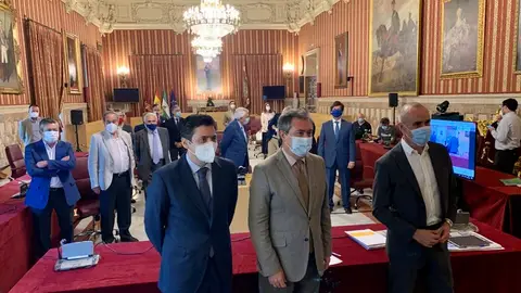 El alcalde Juan Espadas presentando el plan extraordinario de inversión pública en el Ayuntamiento El alcalde Juan Espadas presentando el plan extraordinario de inversión pública en el Ayuntamiento