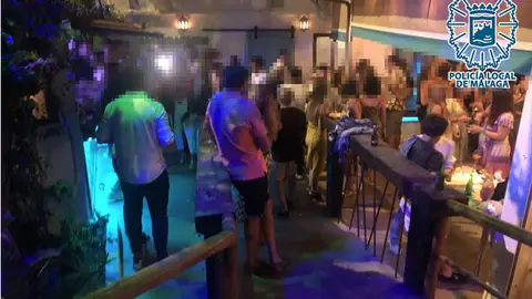 Fotograma del aspecto del chiringuito antes de ser intervenido Por la Policía Local