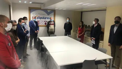 Reunión de la oposición en el Ayuntamiento de León con los comerciantes de Colón Reunión de la oposición en el Ayuntamiento de León con los comerciantes de Colón