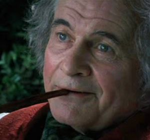 Ian Holm interpretando a Bilbo Bolsón en 'El Señor de los Anillos' Ian Holm interpretando a Bilbo Bolsón en 'El Señor de los Anillos'