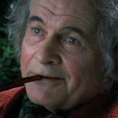 Ian Holm interpretando a Bilbo Bolsón en 'El Señor de los Anillos'