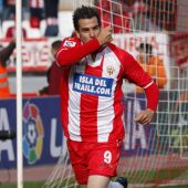 Álvaro Negredo celebrando un gol como el Almería