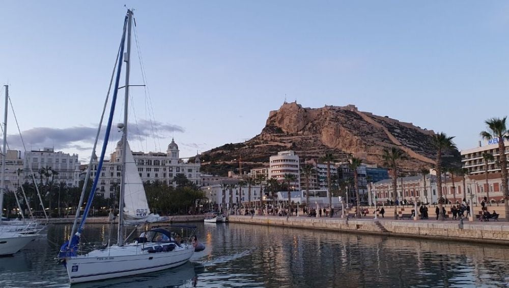 Ambiente casi primaveral esta semana en Alicante