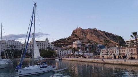 Ambiente casi primaveral esta semana en Alicante