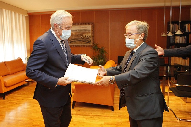 El Justicia reclama clases presenciales para el próximo curso El Justicia reclama clases presenciales para el próximo curso