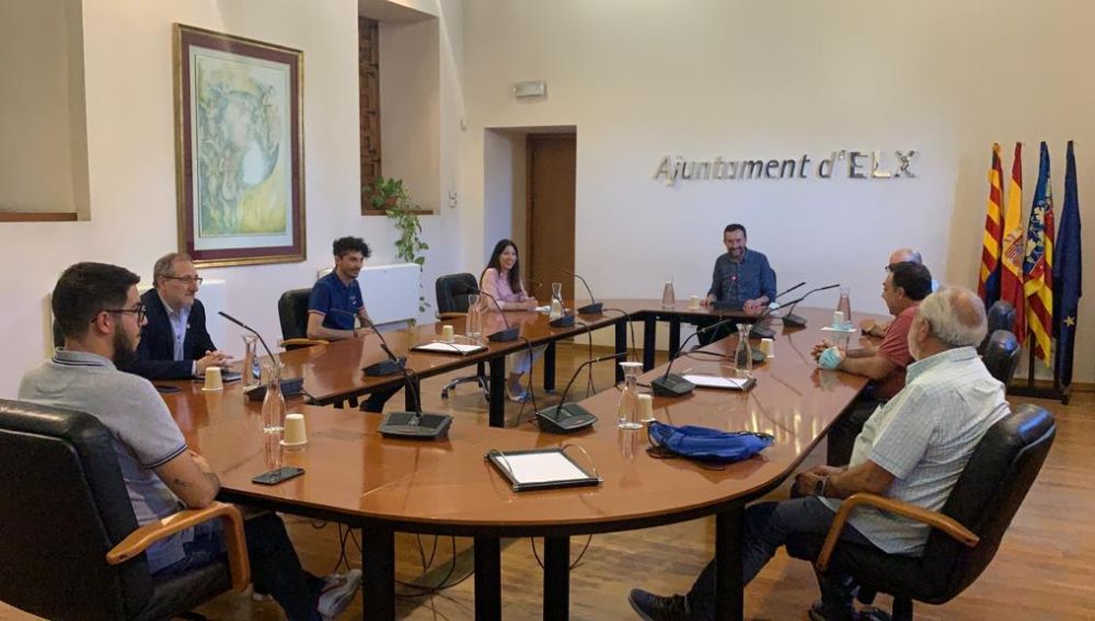 Reunión con entes festeros de Elche.
