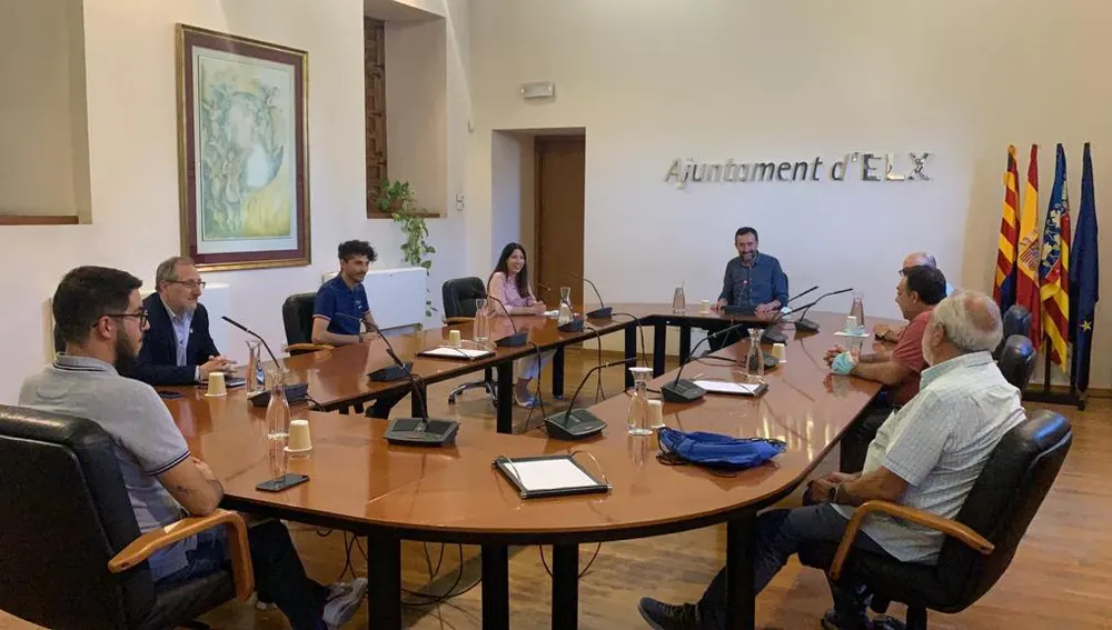 Reunión con entes festeros de Elche. Reunión con entes festeros de Elche.