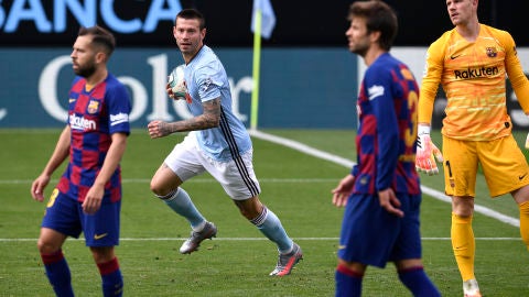 Los jugadores del Celta celebran un gol ante el Barcelona