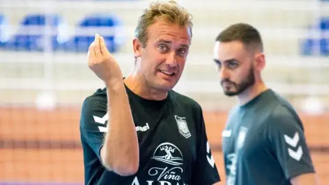 El entrenador de Valdepeñas. El entrenador de Valdepeñas.