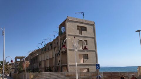 Viejo hotel de Arenales del Sol de Elche.
