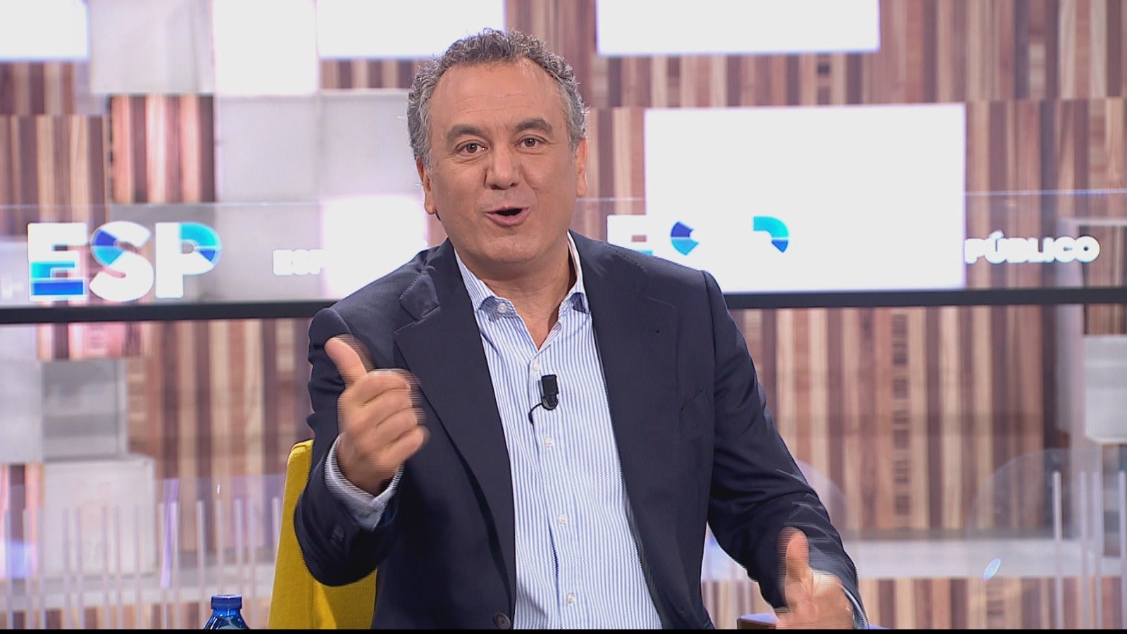 Rubén Amón indulta a Roberto Brasero: "Es capaz de resultarnos simpático cuando nos anuncia escenarios devastadores" Rubén Amón indulta a Roberto Brasero: "Es capaz de resultarnos simpático cuando nos anuncia escenarios devastadores"