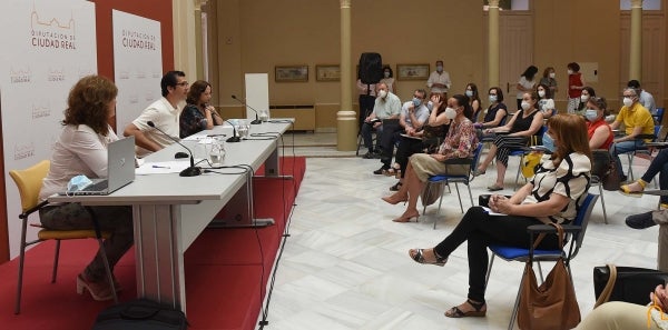 La Diputación destina a los ayuntamientos 525.000 euros para que nadie de Ciudad Real que lo merezca se quede sin el ingreso mínimo vital La Diputación destina a los ayuntamientos 525.000 euros para que nadie de Ciudad Real que lo merezca se quede sin el ingreso mínimo vital