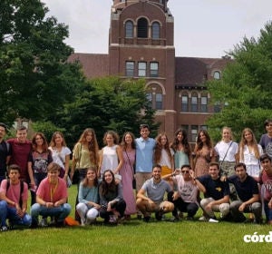 Foto de familia de los estudiantes de la Universidad Loyola distinguidos en EEUU Foto de familia de los estudiantes de la Universidad Loyola distinguidos en EEUU