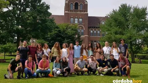 Foto de familia de los estudiantes de la Universidad Loyola distinguidos en EEUU Foto de familia de los estudiantes de la Universidad Loyola distinguidos en EEUU