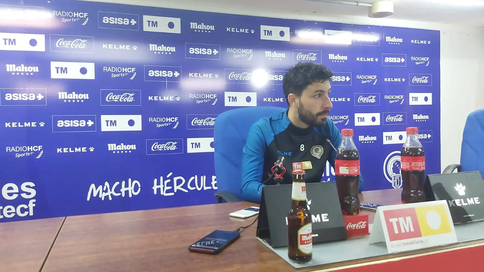 Diego Benito, en una rueda de prensa con el Hércules.