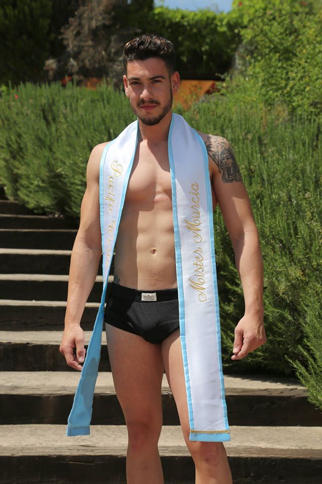 Mister España 2017, en prisión por matar a su padre a cuchillazos en el cuello Mister España 2017, en prisión por matar a su padre a cuchillazos en el cuello