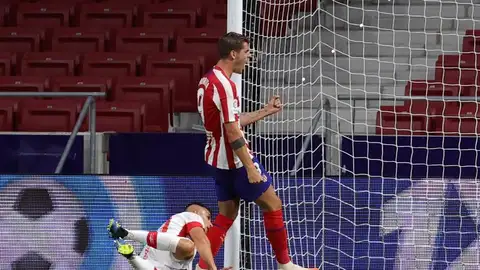 Morata celebra uno de sus goles con el Atlético. Morata celebra uno de sus goles con el Atlético.