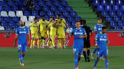 Los futbolistas del Villarreal celebran el gol ante el Getafe.