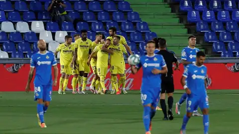 Los futbolistas del Villarreal celebran el gol ante el Getafe. Los futbolistas del Villarreal celebran el gol ante el Getafe.