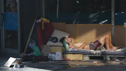 Persona sensellar a Ciutat Vella de Barcelona Persona sensellar a Ciutat Vella de Barcelona