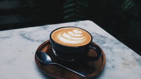 Una taza de caf&eacute;