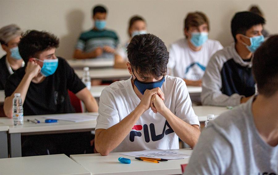El profesor de matemáticas que ha dado la media más alta en la EBAU: "La cercanía con mis alumnos es clave" El profesor de matemáticas que ha dado la media más alta en la EBAU: "La cercanía con mis alumnos es clave"