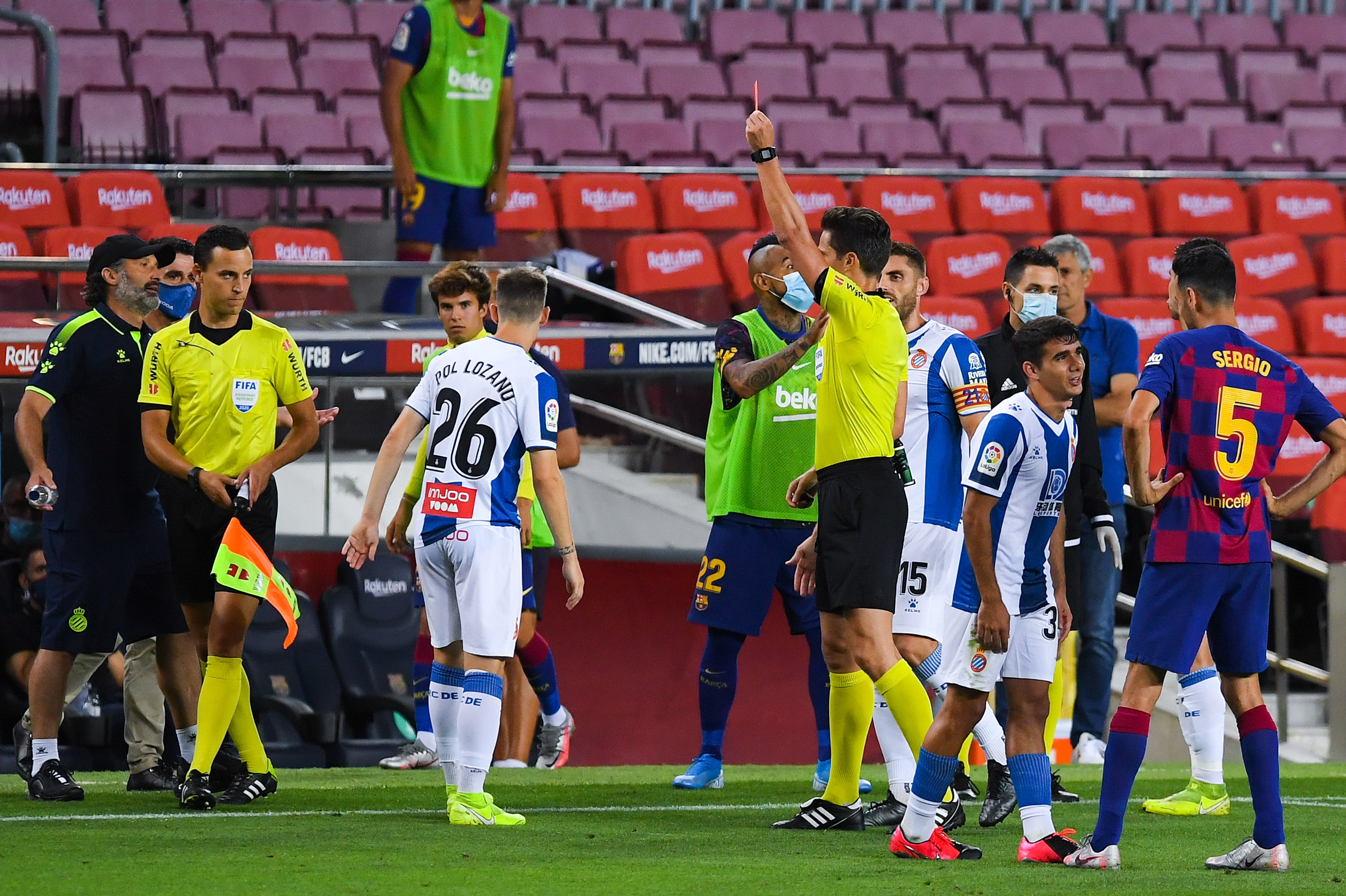 Polémica en el Barça-Espanyol: ¿son justas las expulsiones de Ansu Fati y Pol Lozano? Polémica en el Barça-Espanyol: ¿son justas las expulsiones de Ansu Fati y Pol Lozano?