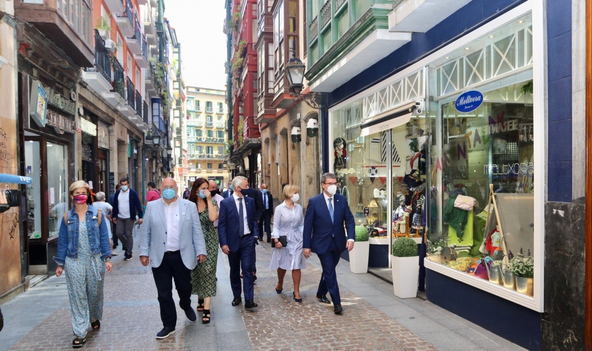 La Tertulia: El CIS pronostica la victoria de Urkullu y Feijóo La Tertulia: El CIS pronostica la victoria de Urkullu y Feijóo