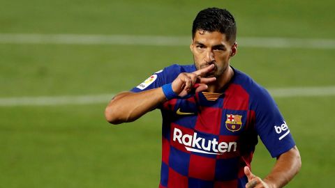 Luis Suárez celebra su gol con el Barcelona ante el Espanyol