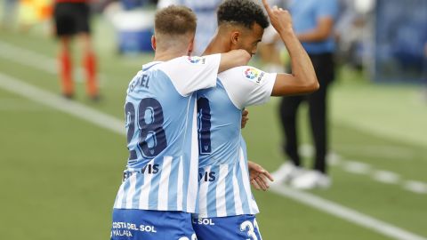 Hicham celebra un gol con el M&aacute;laga