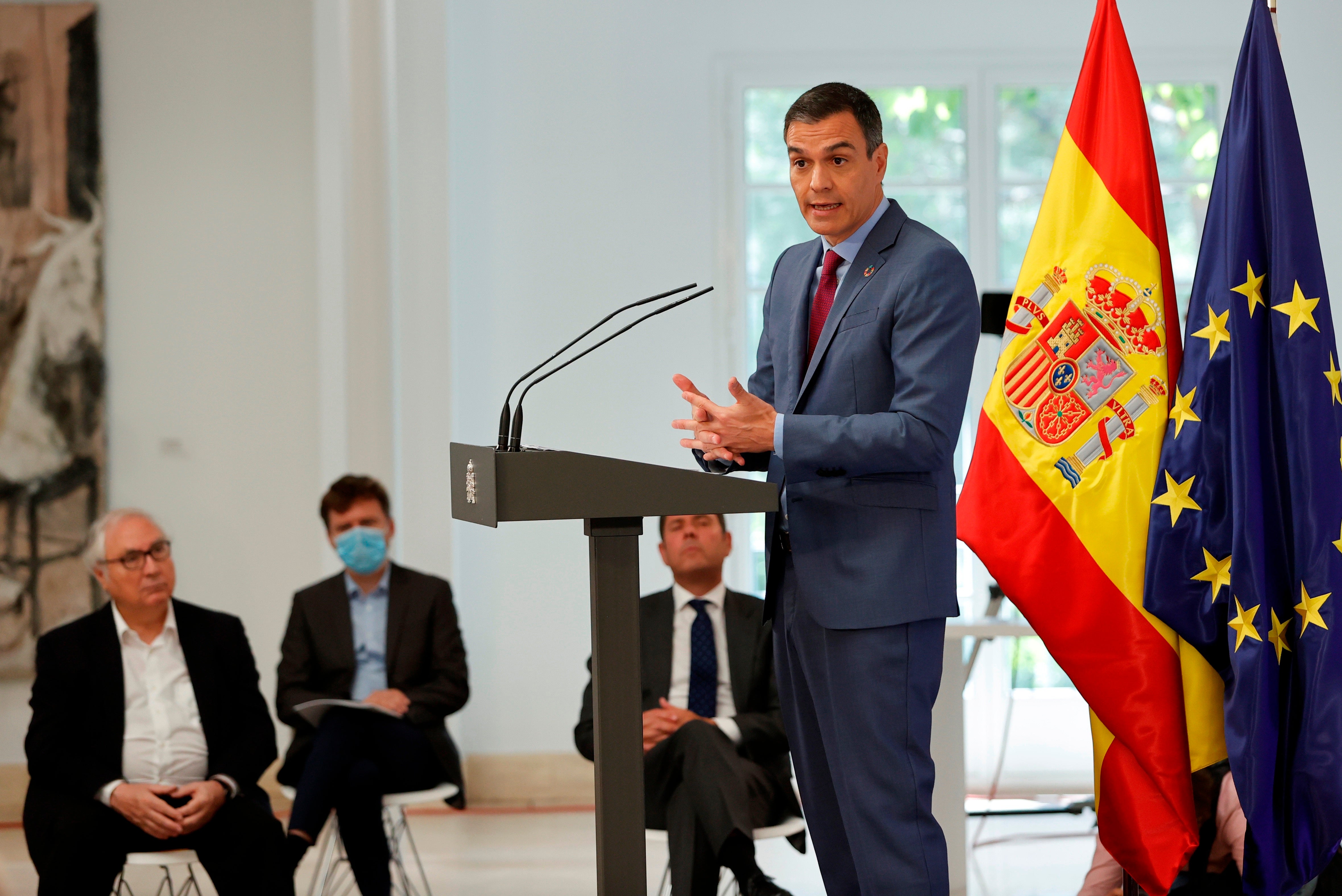 Las preguntas de Amón: "¿Dirá Sánchez que el fracaso de la operación Eurogrupo es del PP?" Las preguntas de Amón: "¿Dirá Sánchez que el fracaso de la operación Eurogrupo es del PP?"