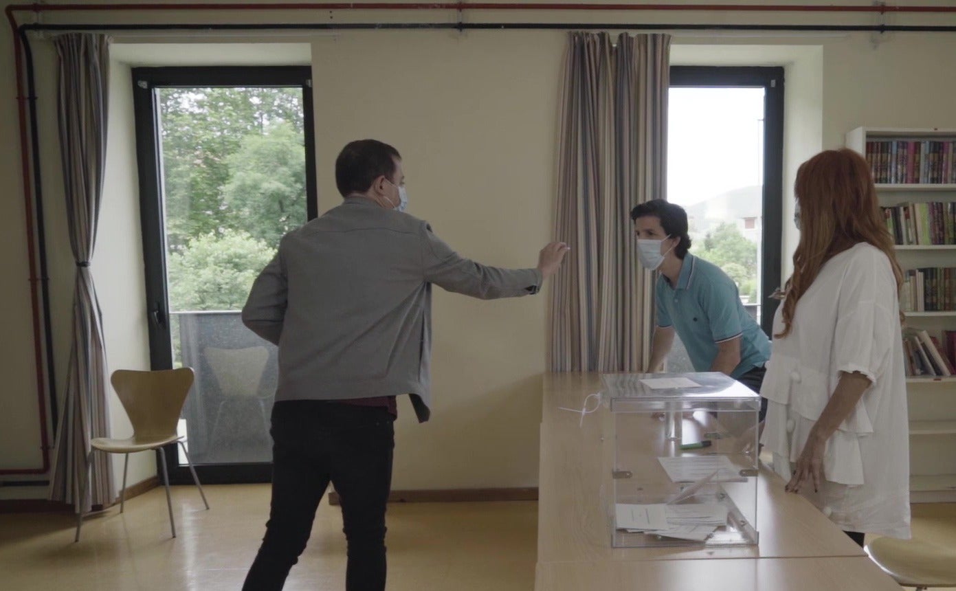 El Síndic de Greuges creu que a dia d’avui les eleccions no compleixen les garantíes suficients per ser celebrades El Síndic de Greuges creu que a dia d’avui les eleccions no compleixen les garantíes suficients per ser celebrades