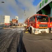 El incendio se ha producido en una empresa de manera situada en la Carretera de Carrión