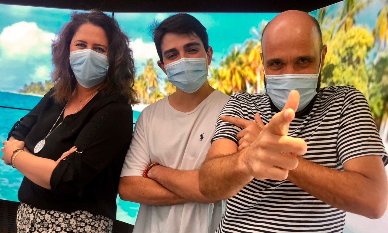 Alfredo trae a Arturito, el niño mísero y David decide darle una sorpresa Alfredo trae a Arturito, el niño mísero y David decide darle una sorpresa