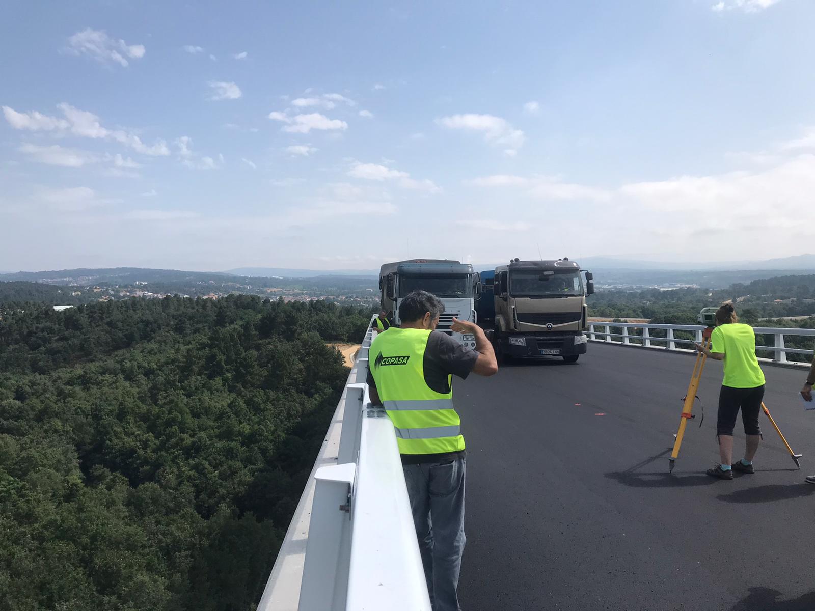 Proba de carga no viaduto de San Benito Proba de carga no viaduto de San Benito